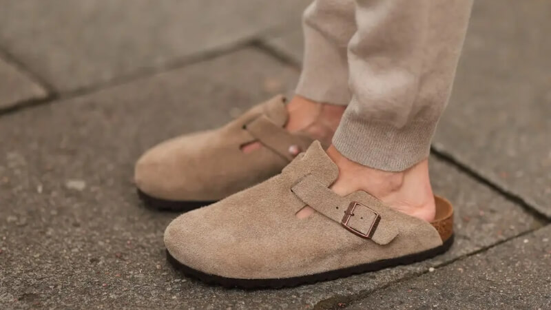 giay mui tron item khong the thieu cua co nang yeu thich phong cach y2k.7