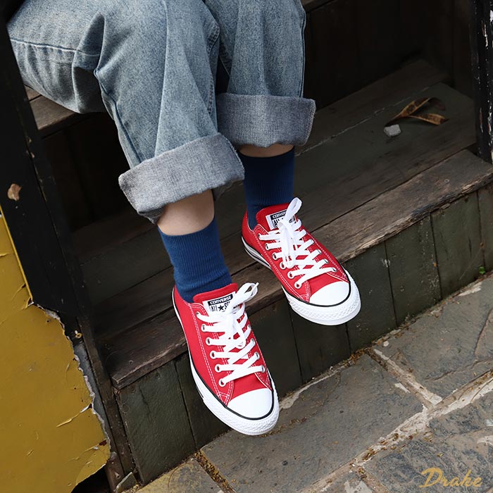 su noi bat day thu hut cua giay converse mau do.1