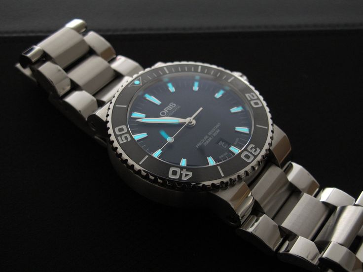 chiec dong ho ki niem ton ngo khong cua oris.4