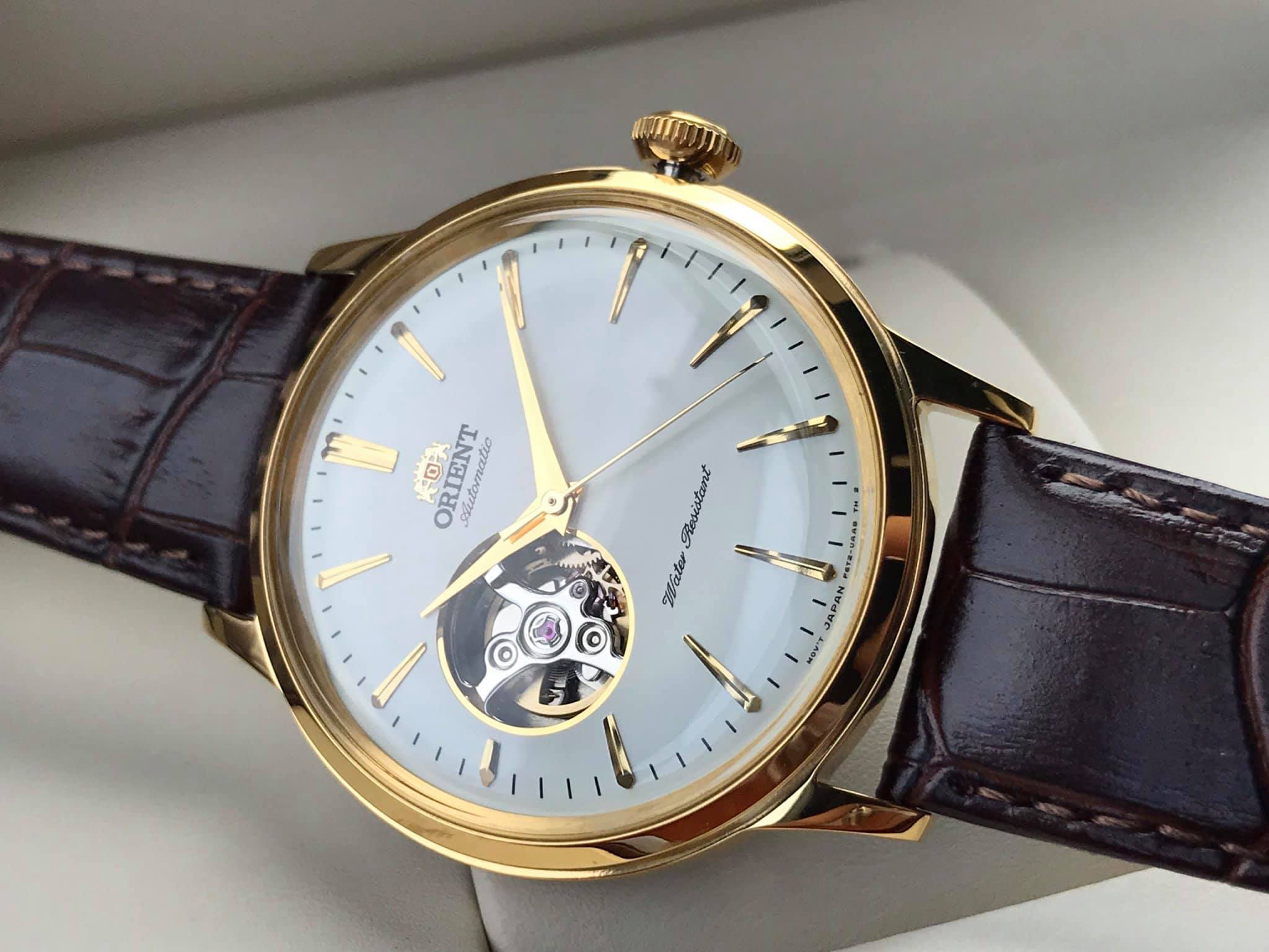 nhung chiec dong ho day da nen so huu nam 2023.5