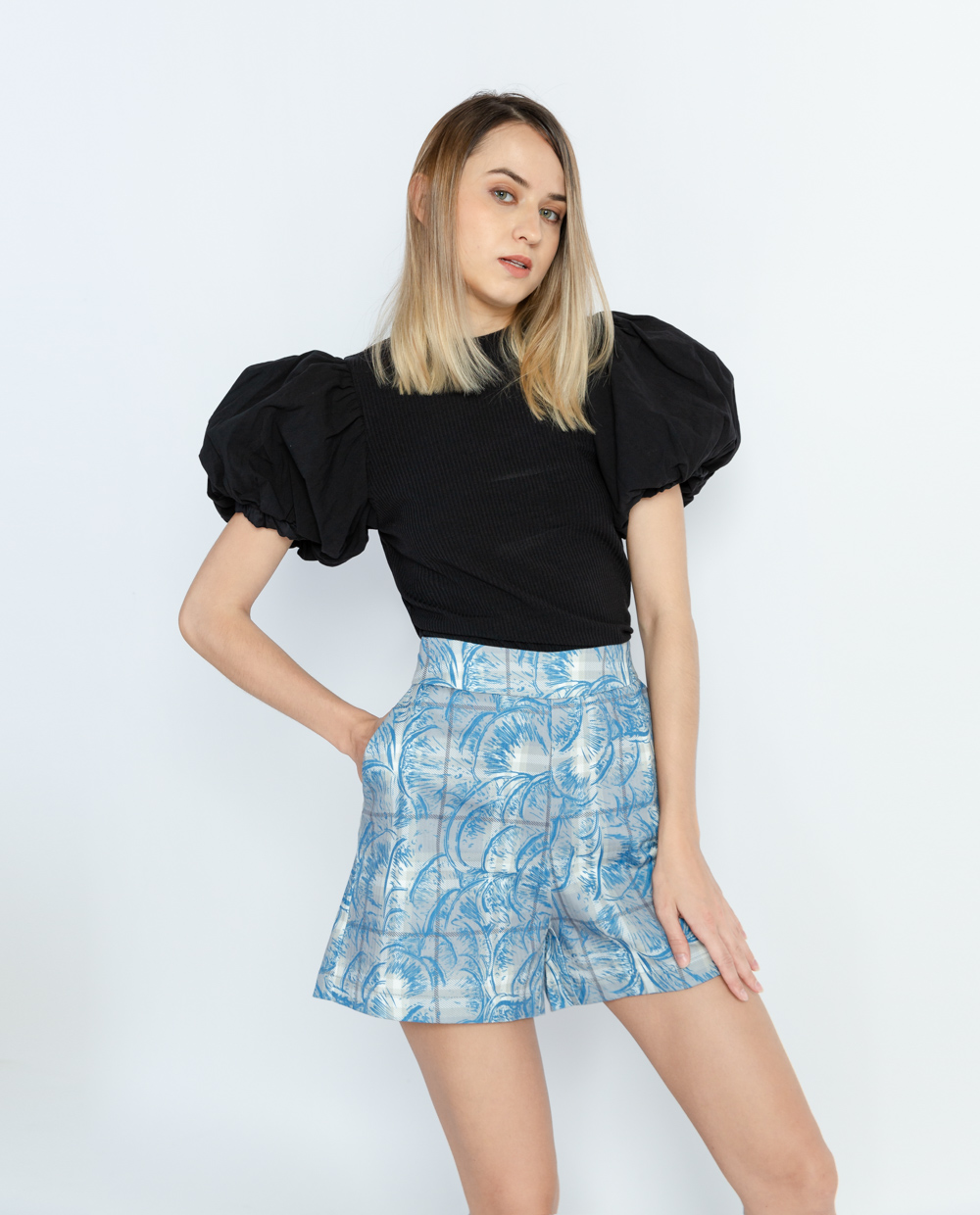 ao so mi va quan short nu ket hop the nao.4