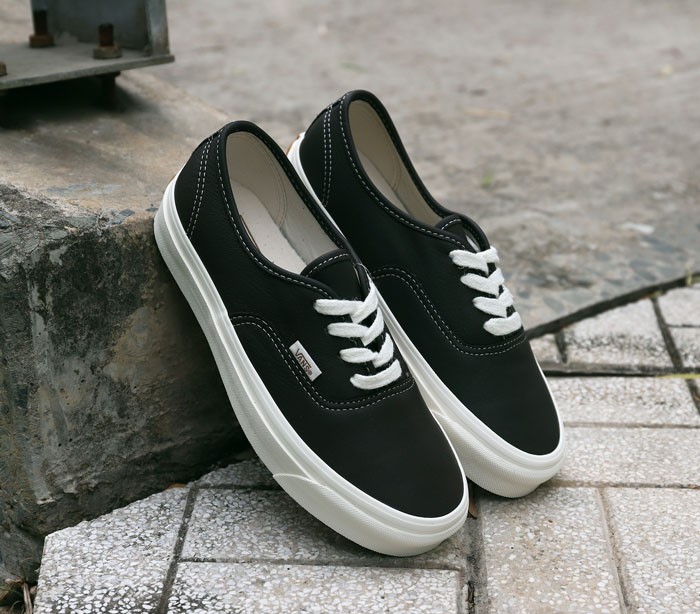 doi giay khong the thieu trong tu do cua moi tin do me giay vans authentic den.4