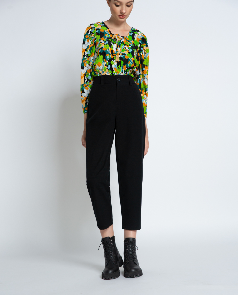 cach phoi quan tay voi ao so mi chuan thanh lich cho nang.4