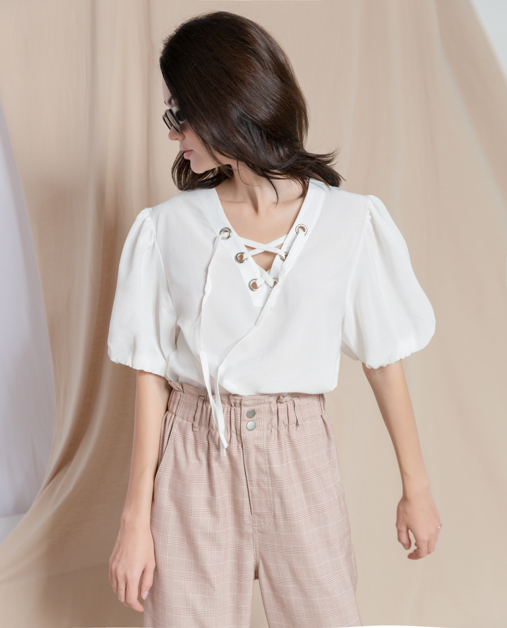 cach phoi quan tay voi ao so mi chuan thanh lich cho nang.3