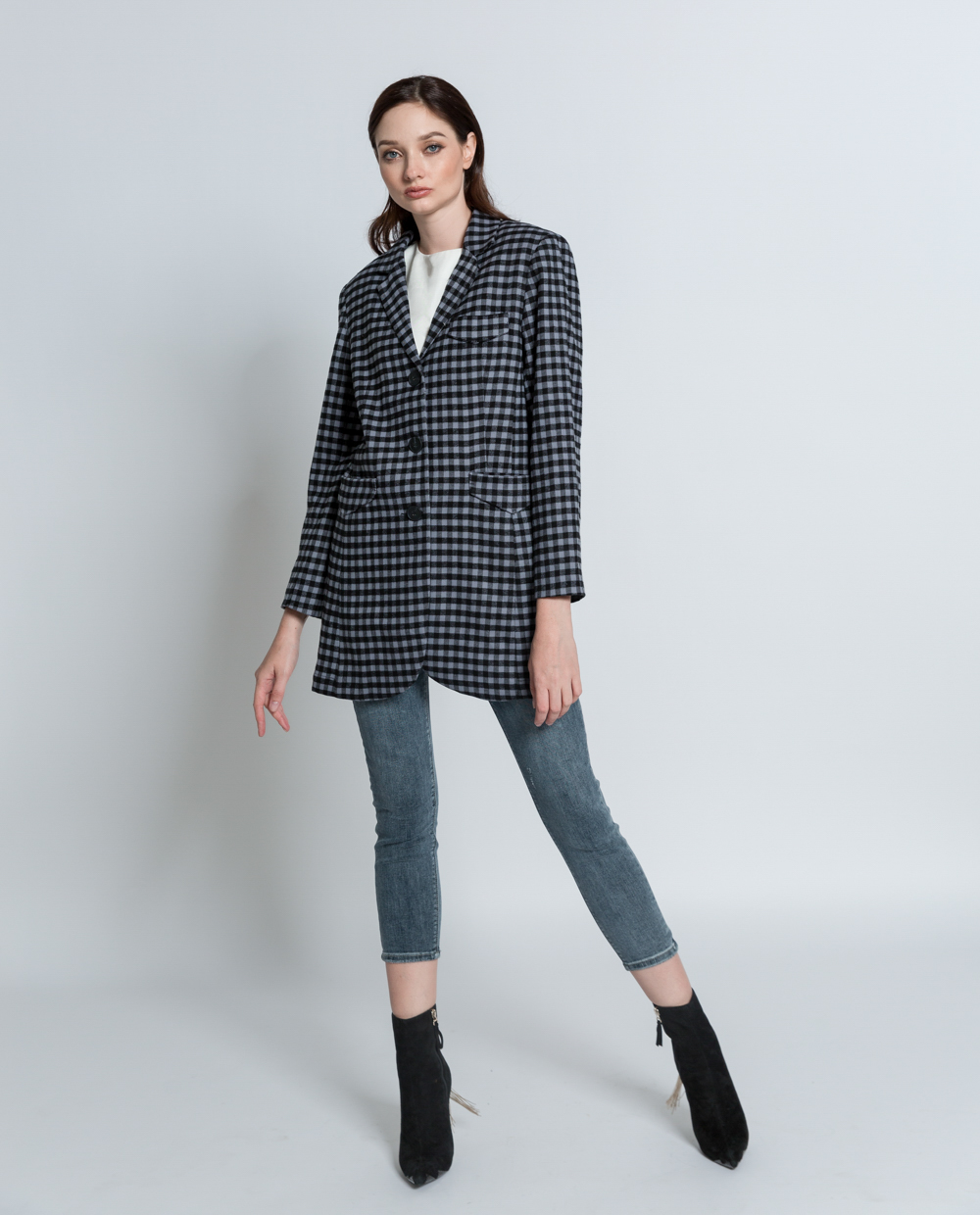 bo tui cach phoi ao blazer voi quan jeans nu cuc tre trung.6