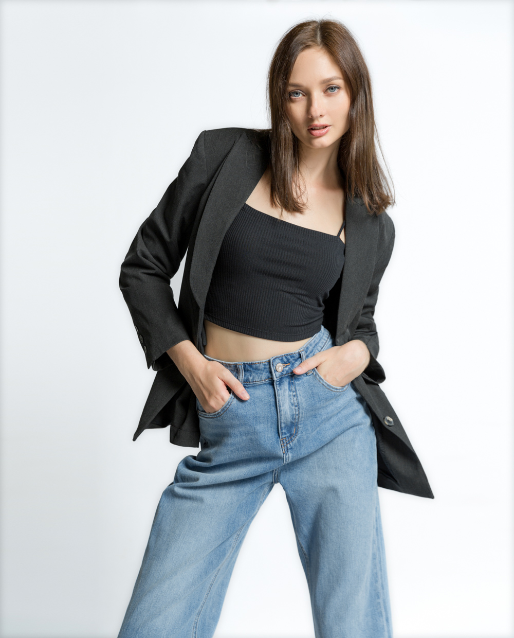 bo tui cach phoi ao blazer voi quan jeans nu cuc tre trung.2