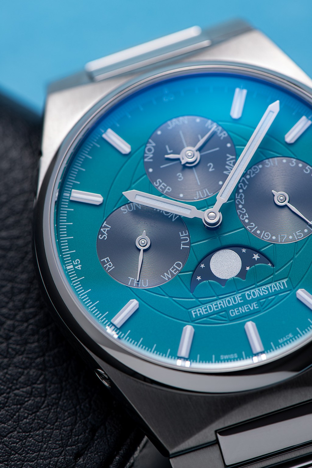 frederique constant phien ban danh rieng cho ki niem thanh lap uae.3