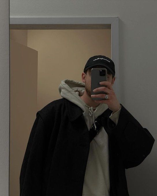 goi y phoi do voi ao hoodie cuc nang dong cho ngay dong