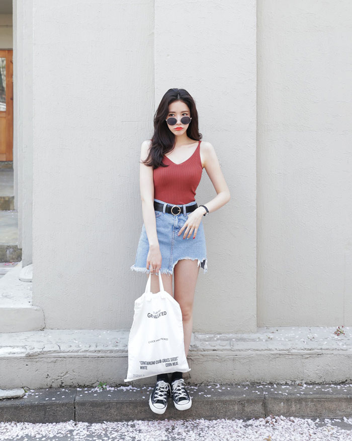 vay ket hop giay converse ban phoi cho co nang nang dong.2