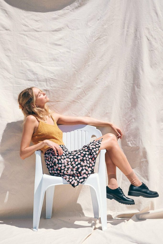 hoc cach phoi ao hai day voi chan vay cuc dinh.1