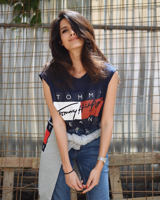 nang cap ban phoi hoan hao cua ao thun va quan jeans.3