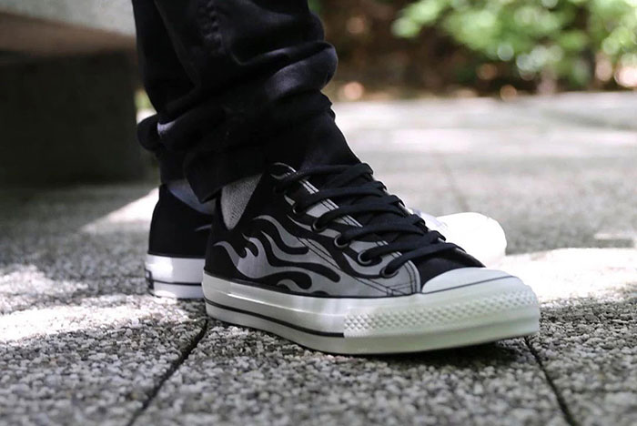 kham pha thiet ke art print doc dao cua converse flame.4