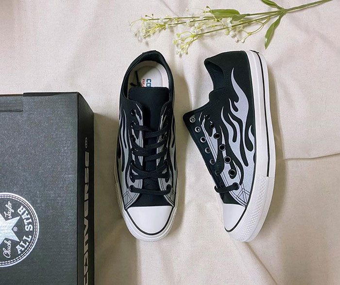 kham pha thiet ke art print doc dao cua converse flame.2
