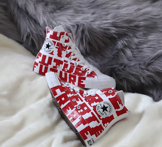 su doc dao cua giay converse in hinh thu hut gioi tre.4