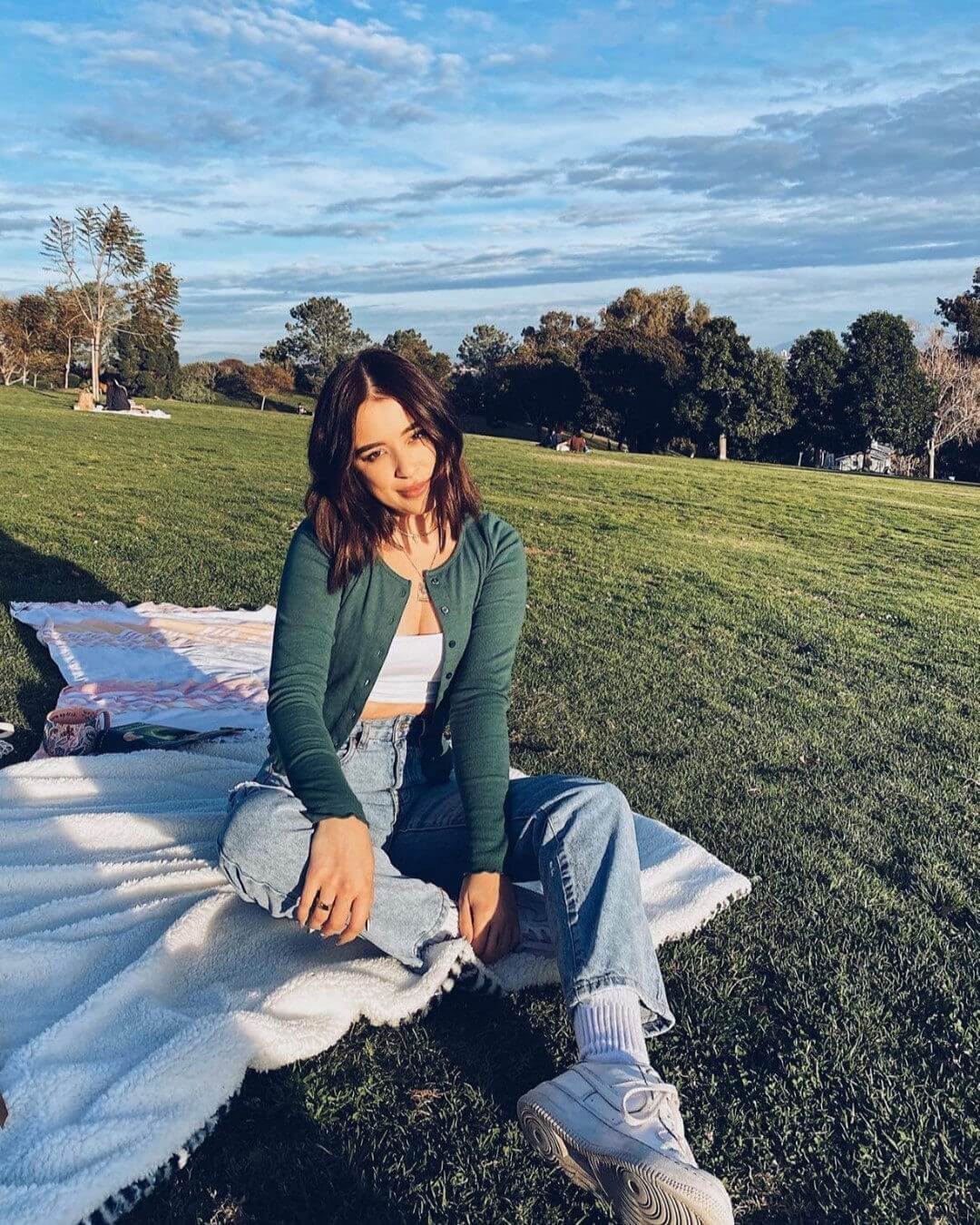 cach phoi do voi ao cadigan cho nang them