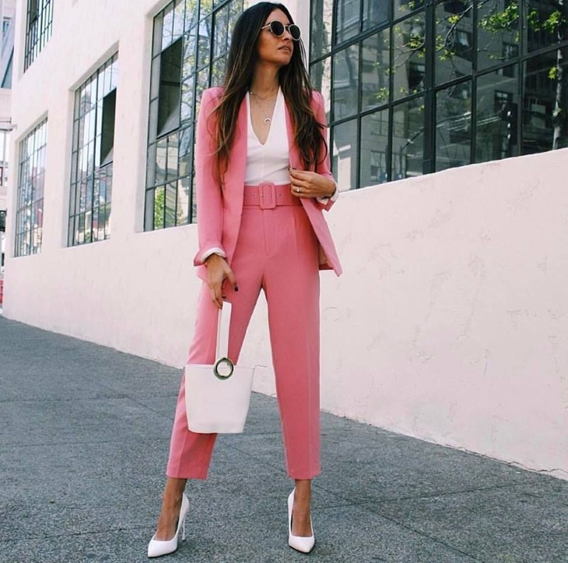 hoc cach phoi do cuc dinh voi trang phuc mau hong.7