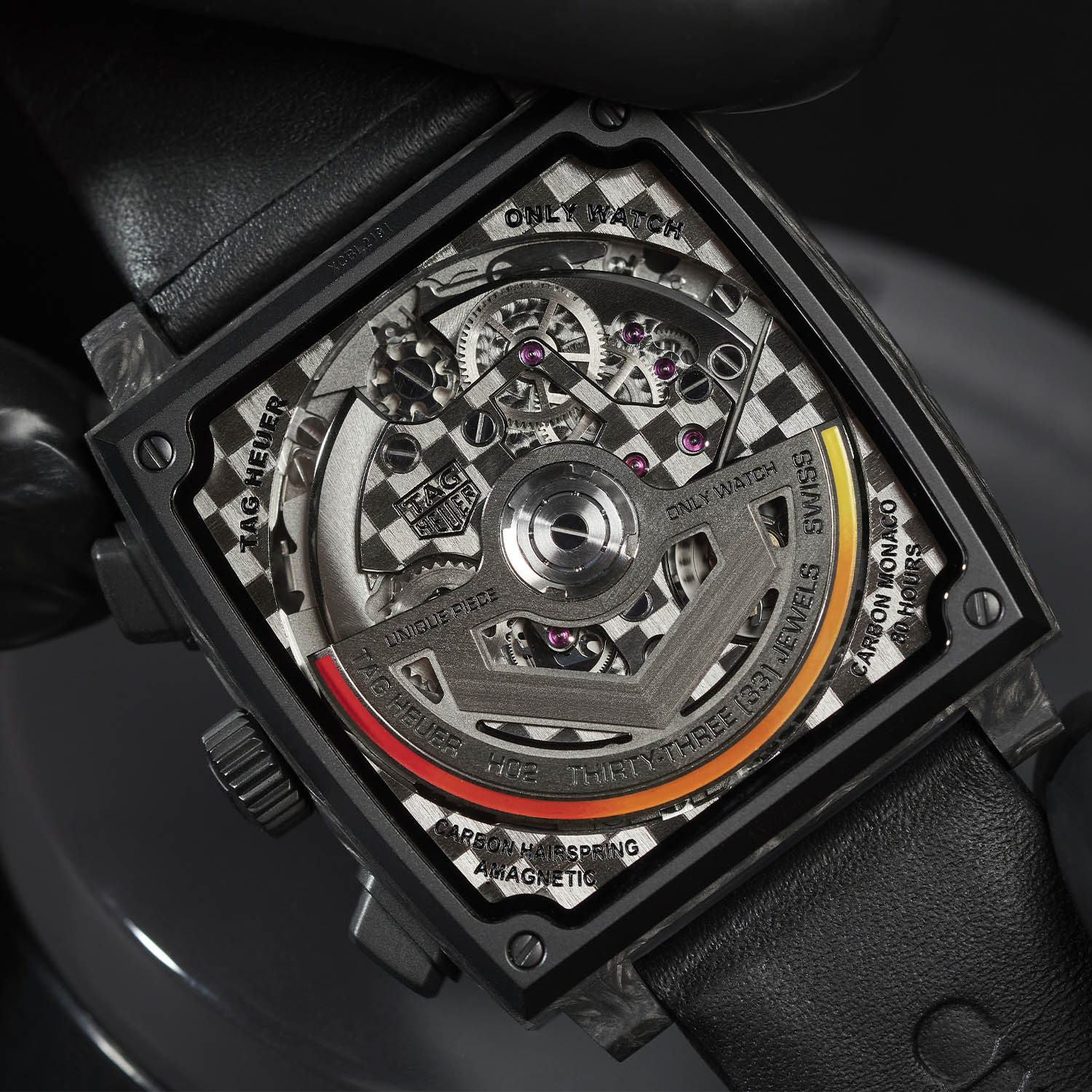 phien ban monaco dark lord day thu hut cua dong ho tag heuer.4