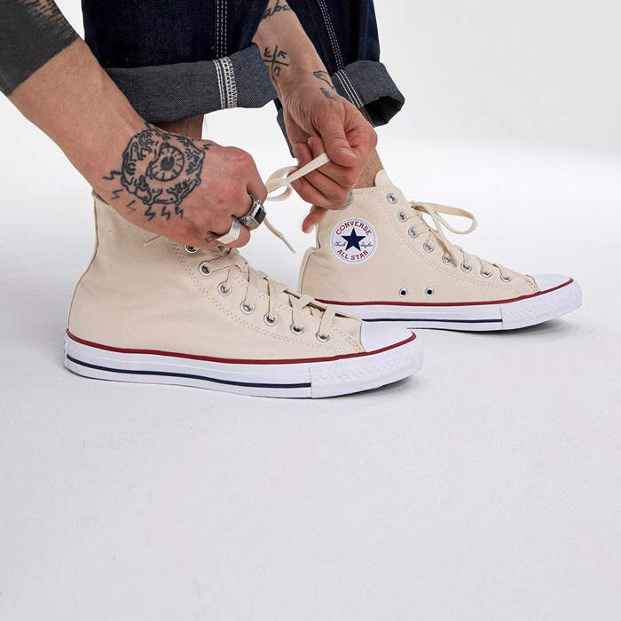 tre trung cung giay converse classic kem.2