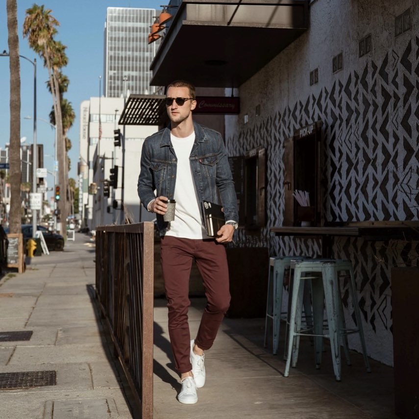 muon kieu phoi do voi ao jeans denim nam day phong cach.4