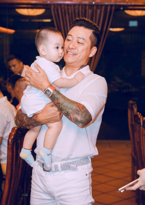 bst dong ho cua ca si tuan hung.3