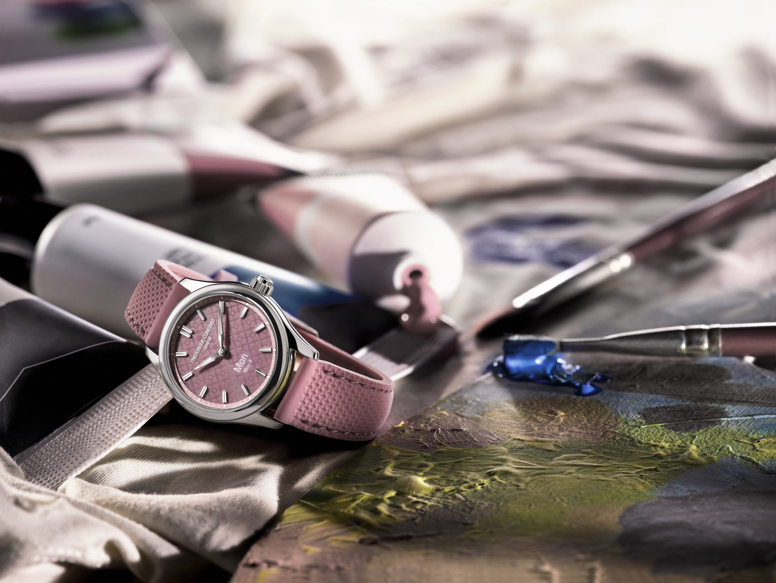 tim hieu vi sao dong ho truyen thong frederique constant vitality khong bi loi thoi.3