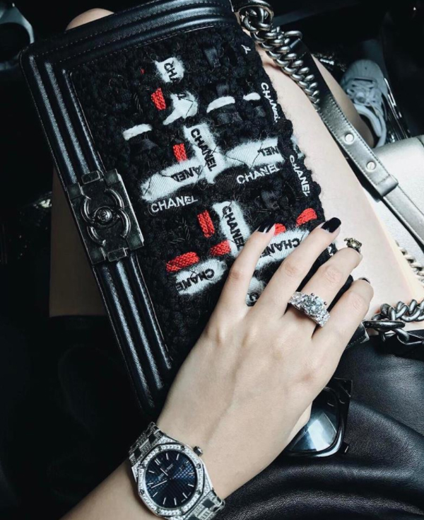 bst dong ho cao cap cua a hau huyen my.5