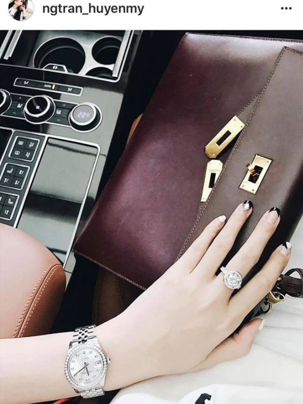 bst dong ho cao cap cua a hau huyen my.4