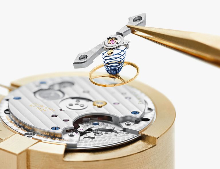 tim hieu ve bo may in house cua dong ho cao cap.3