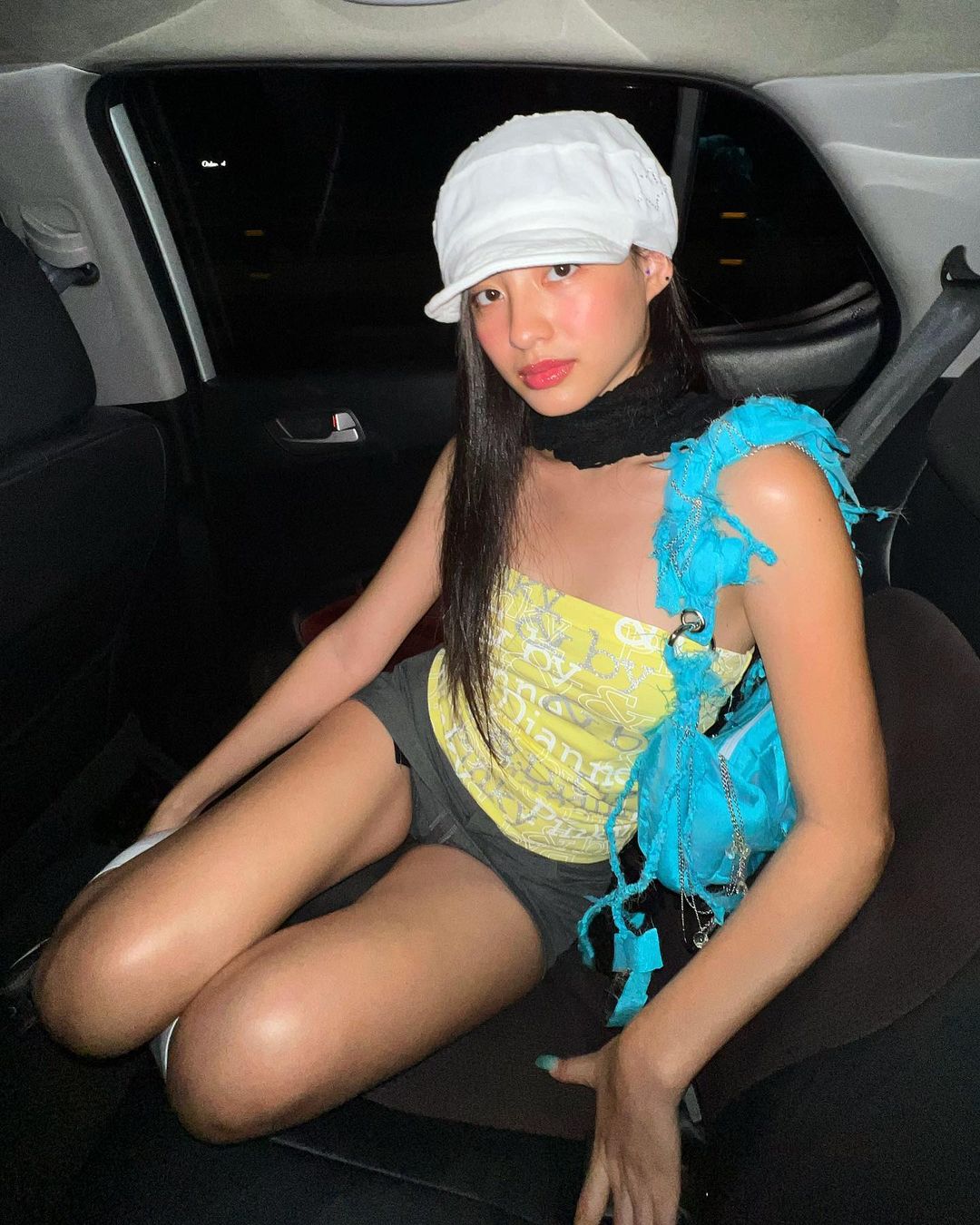 phoi do voi tone mau nong do va vang.2