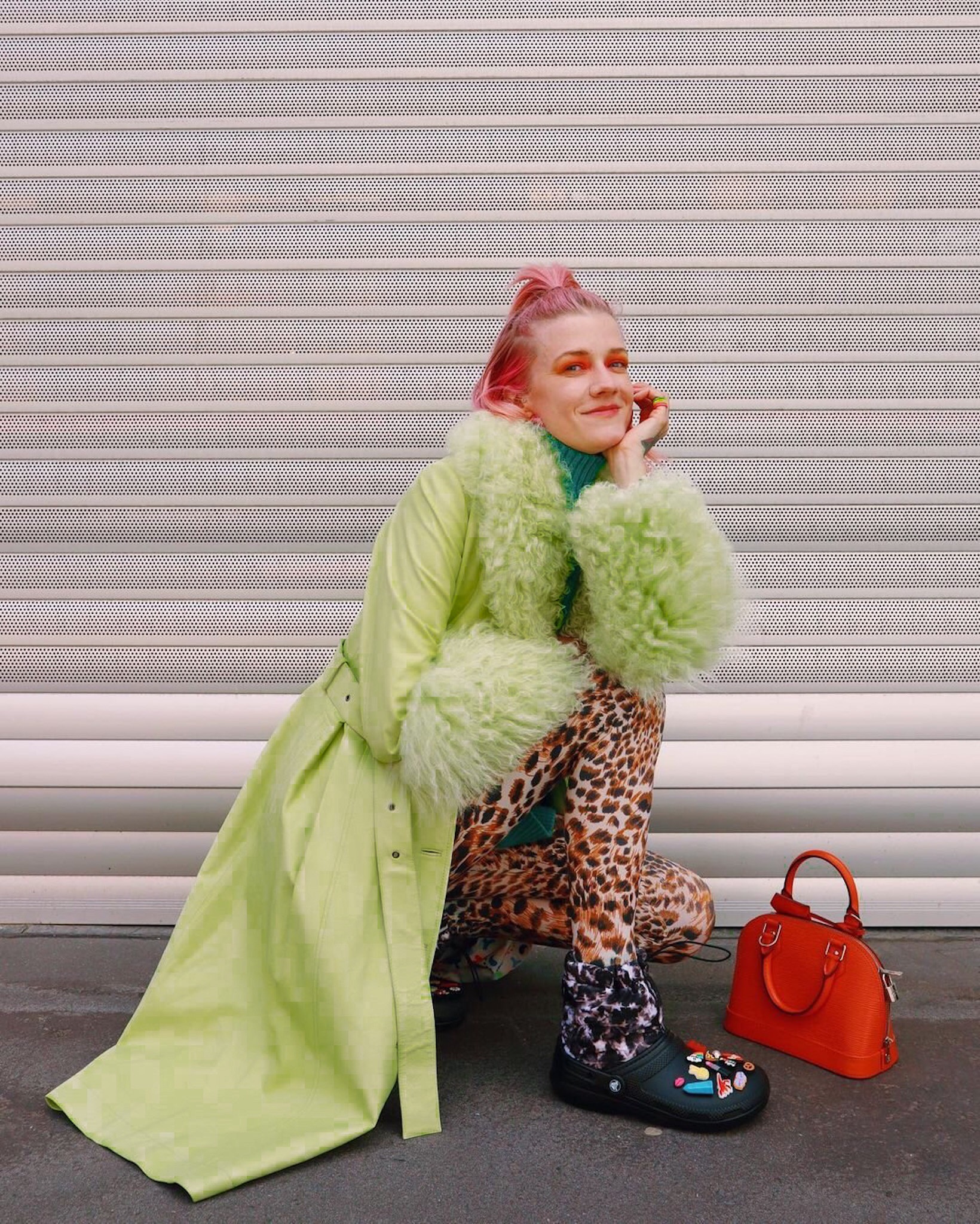 phoi do sanh dieu cuc thoi trang voi trang phuc mau lime green.3