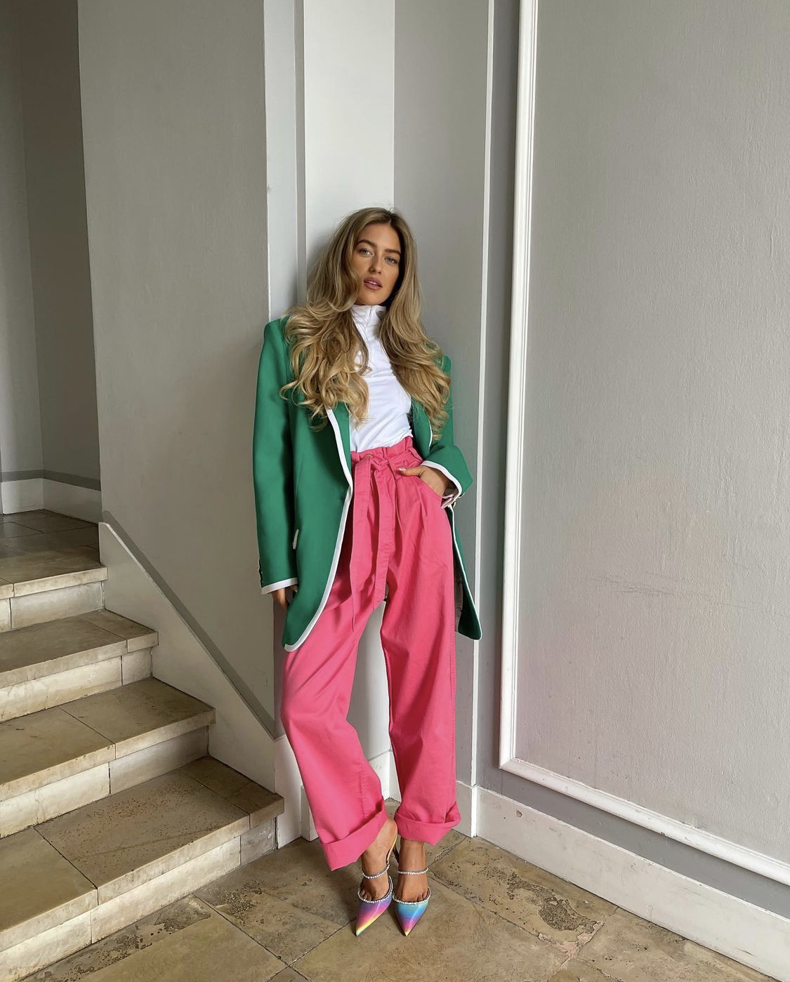 phoi do voi mau hong cuc trendy.3