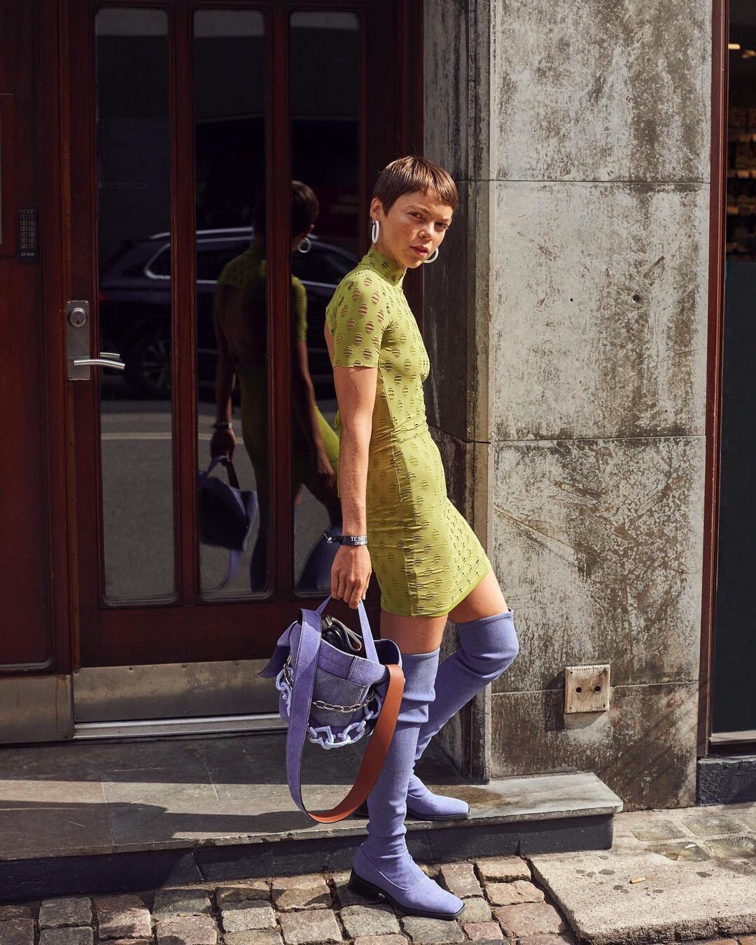 phoi do voi trang phuc mau tim very peri.3