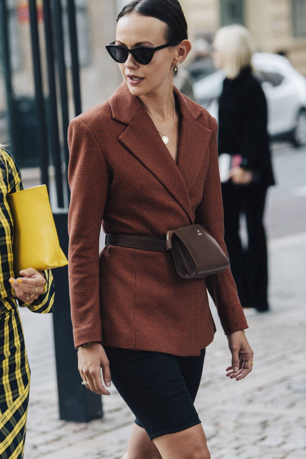 ban phoi hoan hao cua blazer va that lung.4