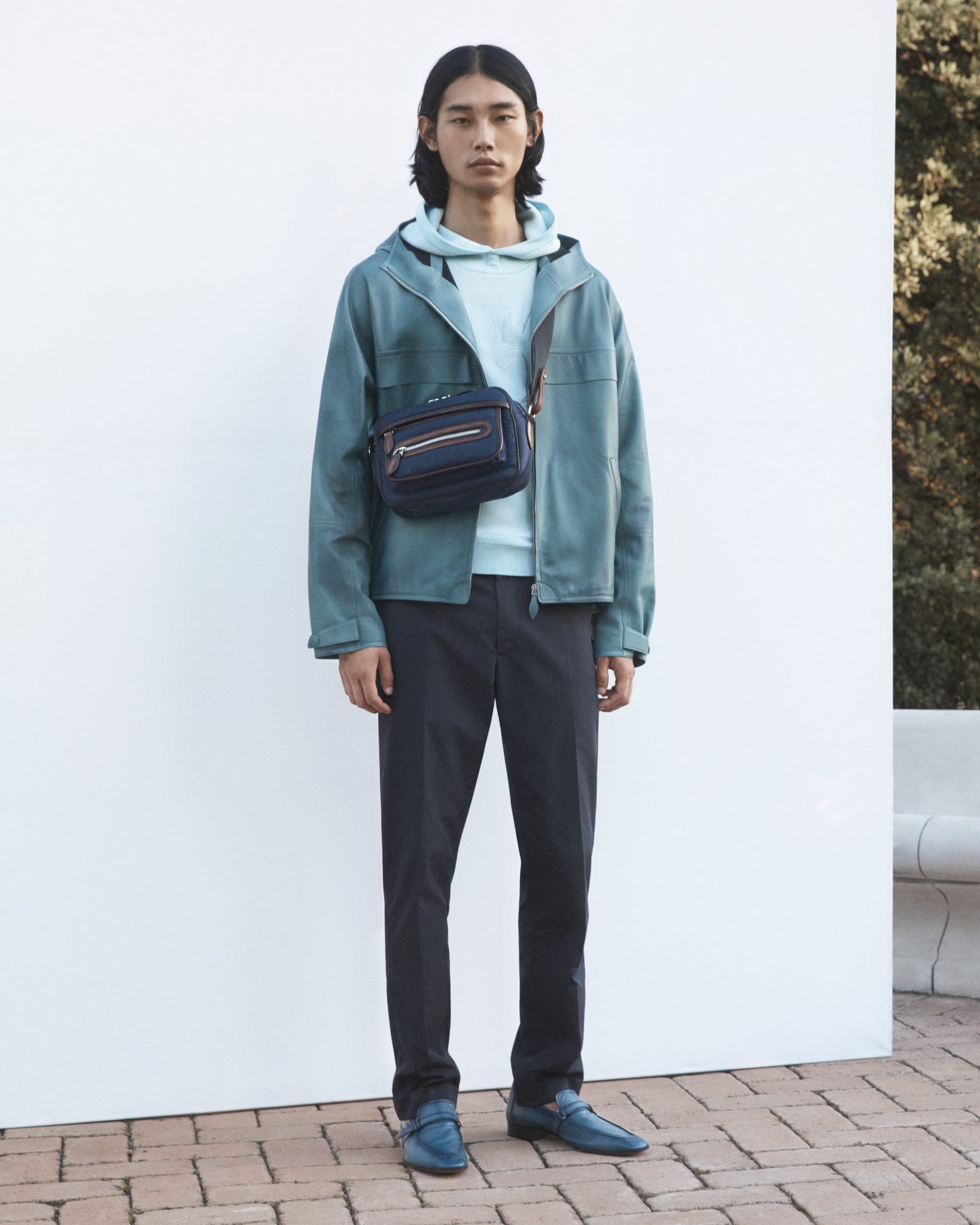 su tuoi sang bst xuan he 2023 cua nha mot berluti.4