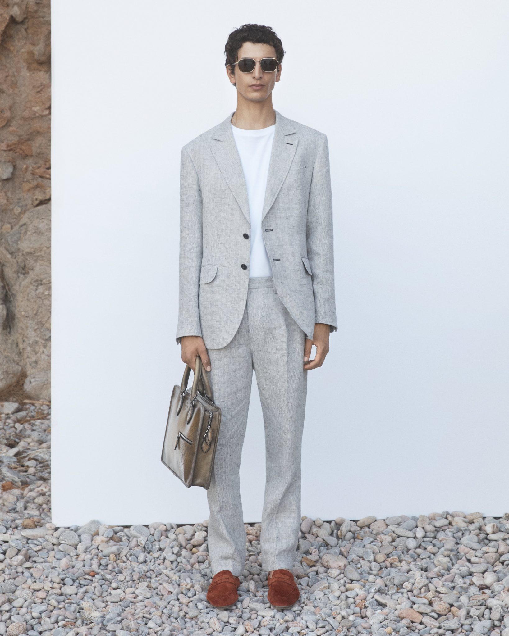 su tuoi sang bst xuan he 2023 cua nha mot berluti.1