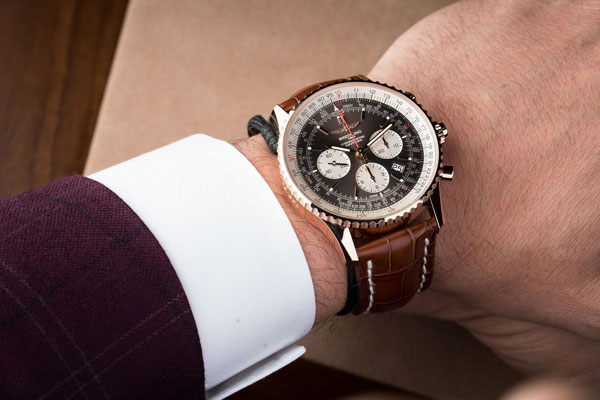 kham pha chi tiet ve dong ho breitling.4
