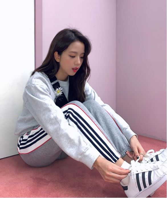 xu huong thoi trang khi mix quan dai nam 2023 duoc cac idol nu ua chuong.4