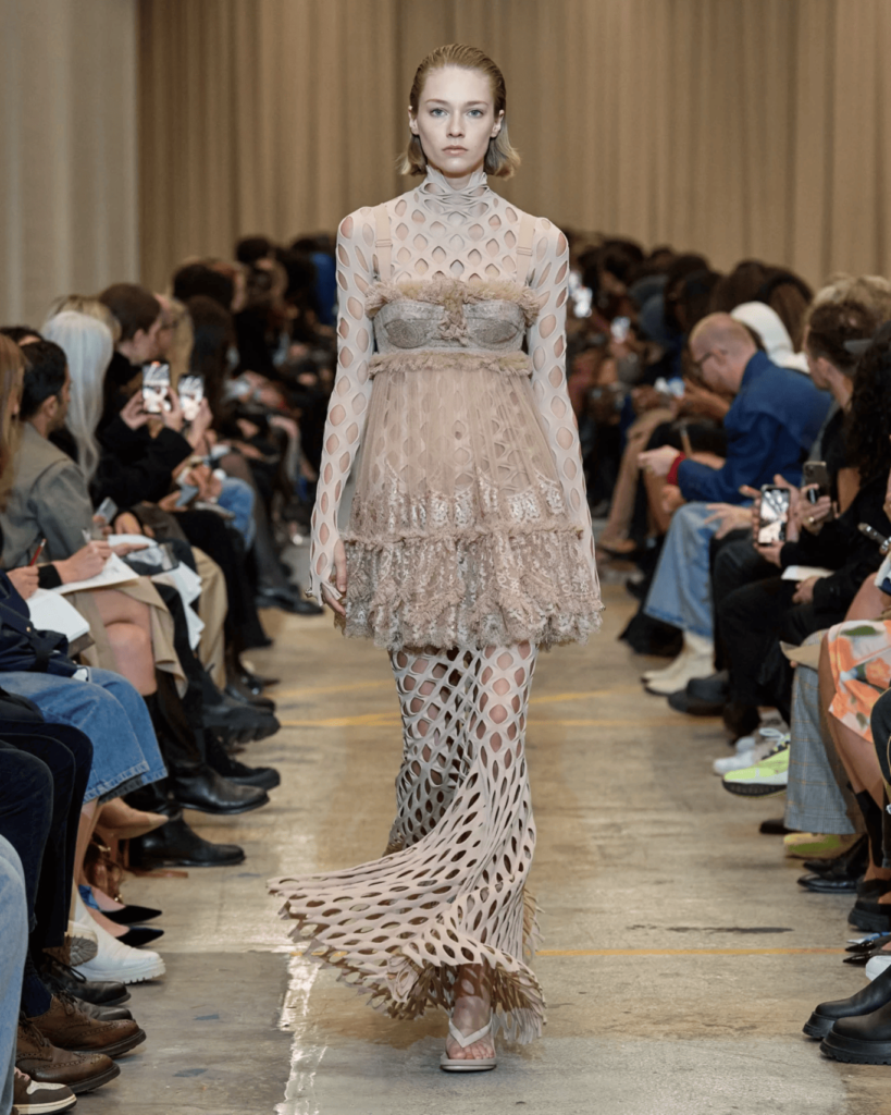 diem danh nhung hoa tiet trang phuc hot nhat cho mua he nam 2023.6