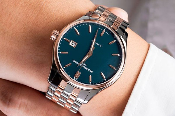 bo suu tap classic cua thuong hieu dong ho frederique constant.2