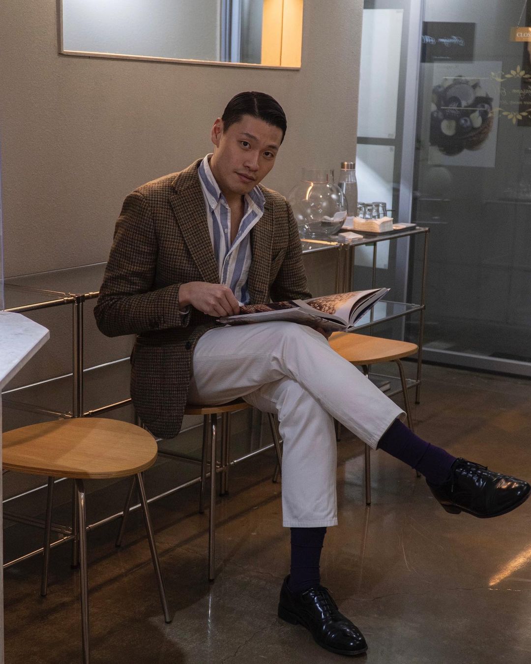 cach phoi cac hoa tiet hoan hao cho chang them phong cach.7