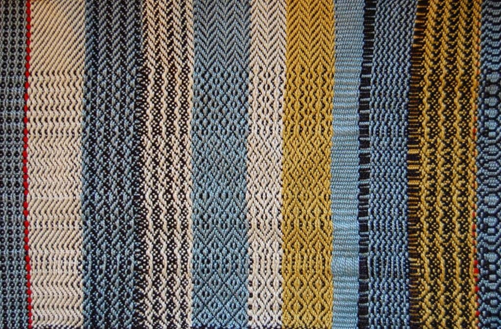 cach phoi cac hoa tiet hoan hao cho chang them phong cach.2