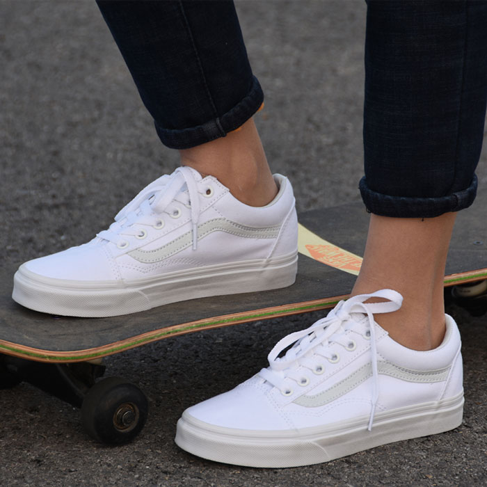vans all white phien ban basic thanh lich nhung day cuon hut.4