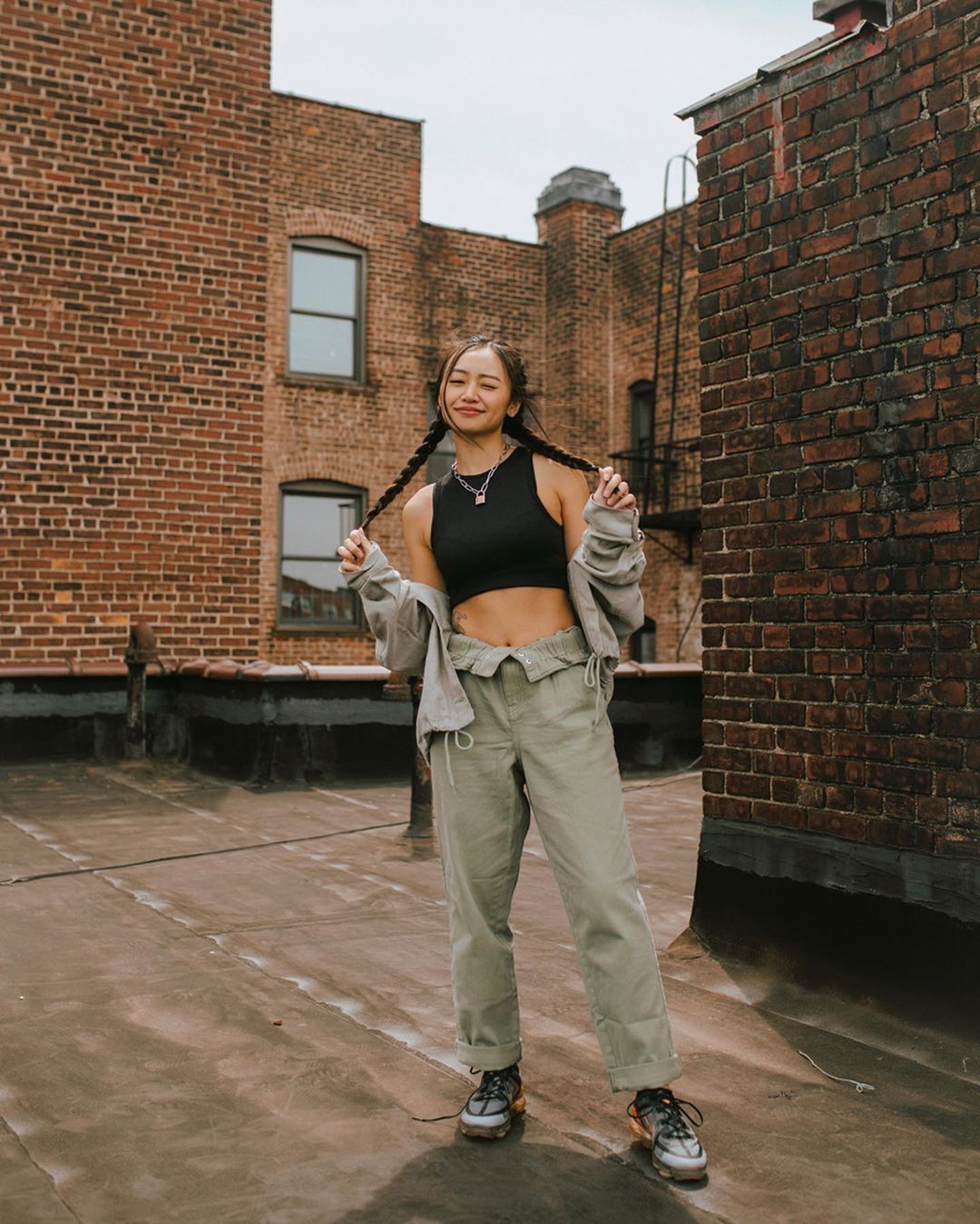 phong cach phoi do theo xu huong athleisure day thu hut.5