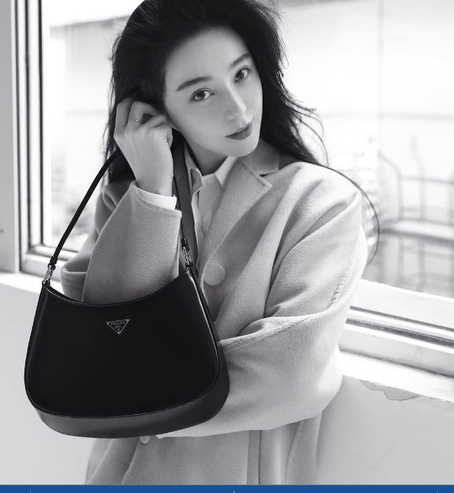 prada hoi sinh mau tui cleo dinh dam va thu hut.3