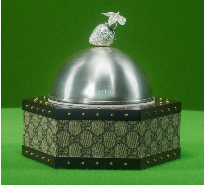 nhung dieu thu vi ve san pham danh cho thu cung cua nhung ong lon nganh thoi trang.3