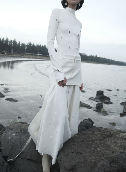 hoi tho nu tinh cua bst xuan he 2023 figure cua c dam.3