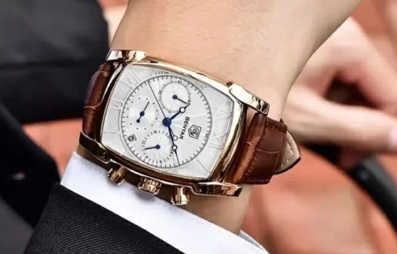 cach lua chon dong ho nam mat nho cho chang thu hut.3