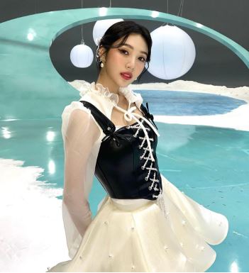 hoc cach phoi vay trang don gian ma thu hut.4