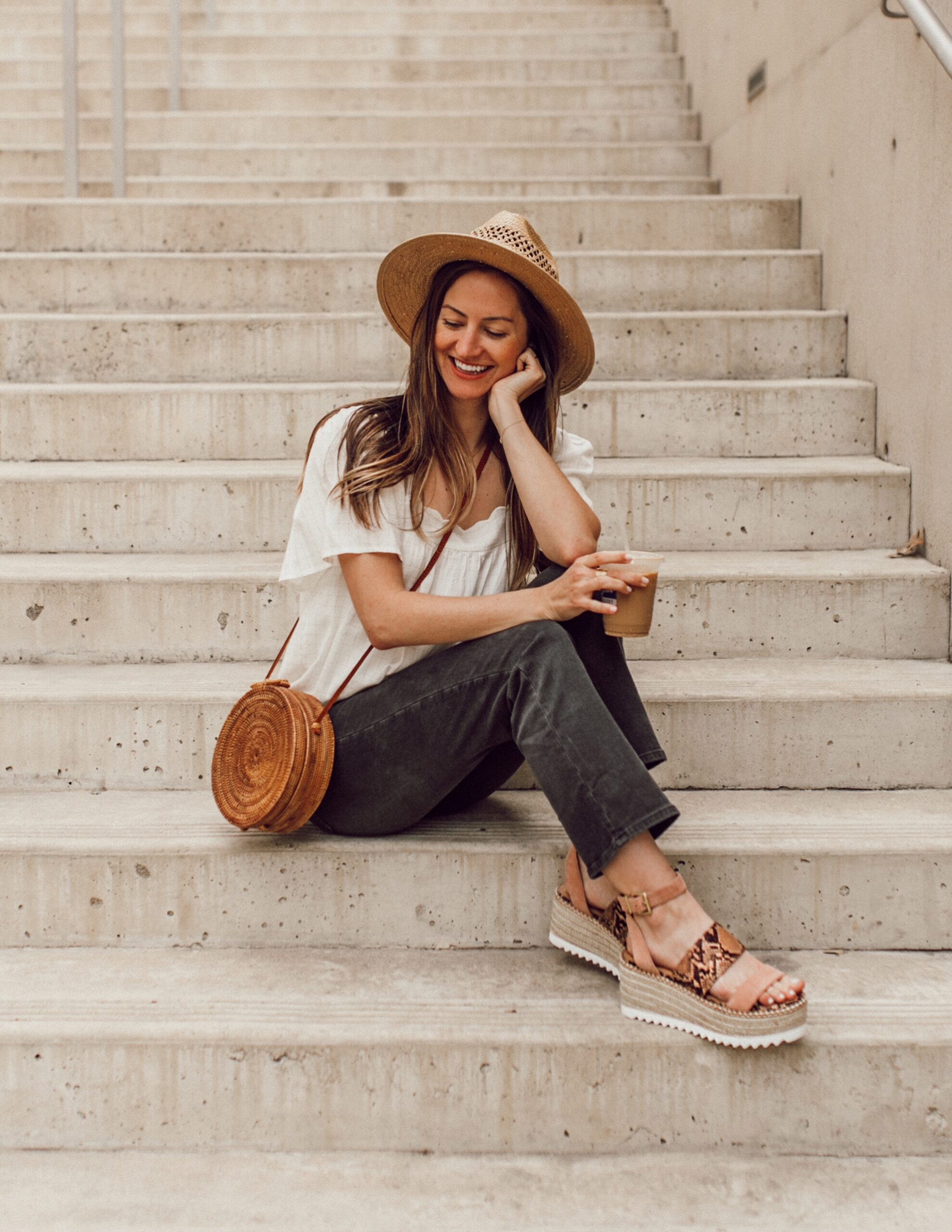 goi y 5 kieu dep sandal di bien cho chuyen du lich mua he nay.1 scaled