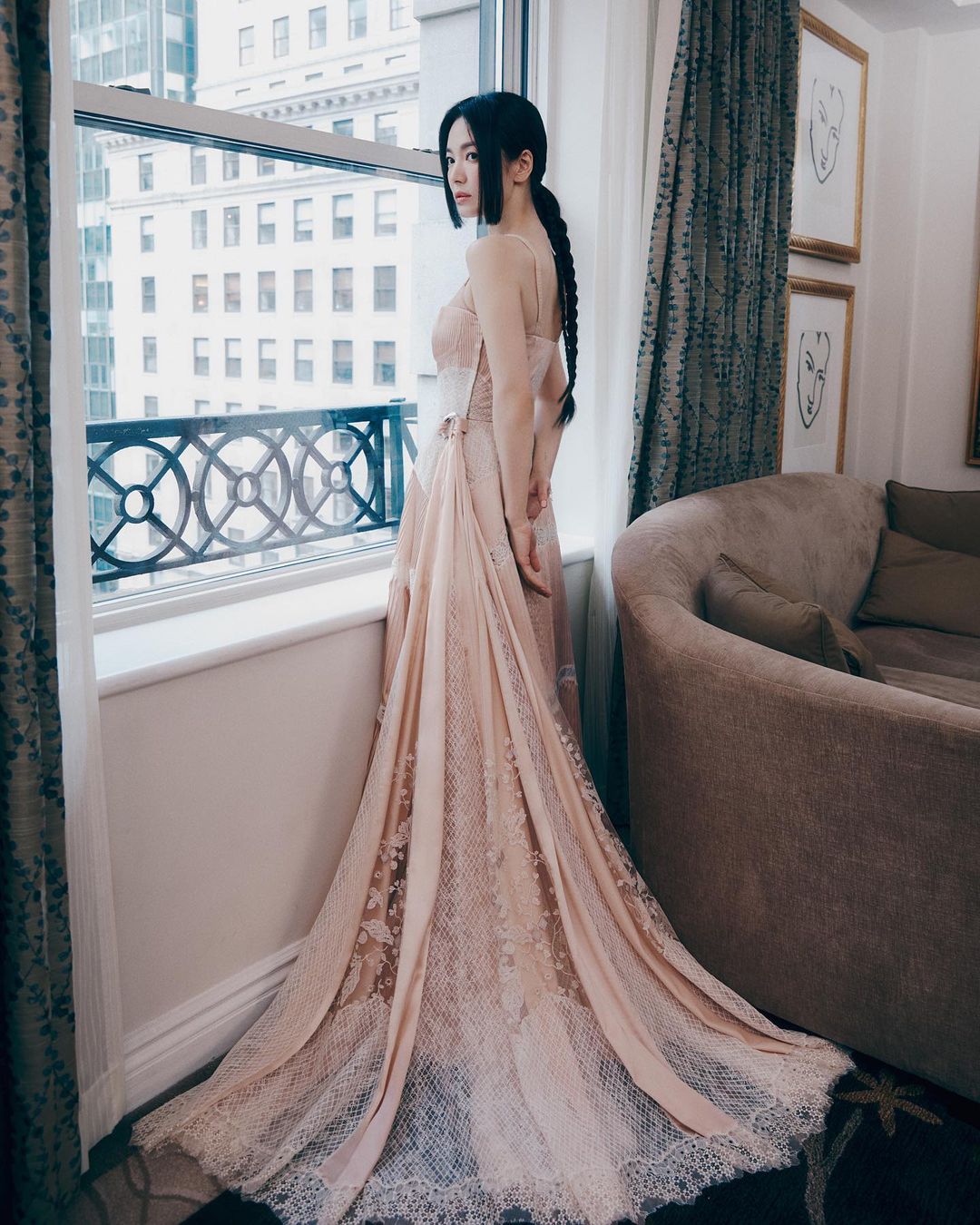 xu huong dam hoa mua he 2023 duoc ua chuong tren toan the gioi.4